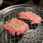 ホルモン・焼肉酒場 一本屋 - 