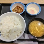 松屋 - 料理写真:半熟玉子かけごはん（大盛）　ミニ牛皿　290円