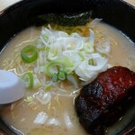 寅ちゃん - 料理写真:寅ちゃんラーメン角煮1個 950円