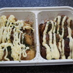 甲賀流 - たこ焼き 12個入りハーフ＆ハーフ（醤油からしマヨネーズ、ソースマヨネーズ）