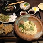 GONZA Akuto Tawa Ten - 遠州あおさ海苔いか天ぶっかけうどん、浜松餃子、遠州釜あげしらすと卵の小丼、桜えびと遠州青のりのバラ天、あさりの酒蒸し