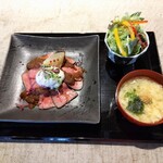 にく福 - ローストビーフ丼定食ランチ(ご飯少なめ)