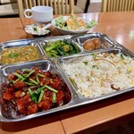 インド・ネパール料理 ライノ - 野菜シェズワンセット