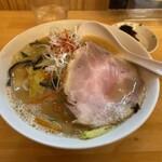 中華酒場 富味屋 - 牛骨五丁目ラーメン 850円がランパスで550円に