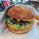 JOOOYBURGER & BAR - 