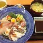 Michi no Eki Kamae Buri Laboratory - 海鮮丼