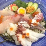 Michi no Eki Kamae Buri Laboratory - 海鮮丼