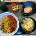 Naka U Isesaki Niratsuka Ten - うにいくら増し増し丼並、からあげ1個、味噌汁