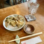 お蕎麦 結 - 野菜天＋帰山ハイボール　天麩羅に菜の花が入ってて、もうすぐ春だなーと