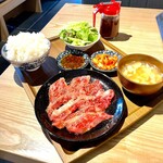 Yoshi Chan Toyosu - 【平日限定】和牛カルビランチ 
                        サラダ、キムチ、スープ、ライス付き