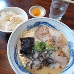 Komurasaki Uwadori Chuo Ten - ラーメンと小ライス