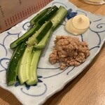 Toridashi Oden Toribaka Kyodo Ten - 肉味噌キュウリ。そぼろっぽい。