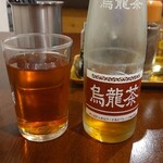 Ranshu - 途中ですいません(；^∀^)瓶の烏龍茶