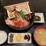 漁師直営 魚祭 - 料理写真:漁師の海鮮丼祭　2,500円