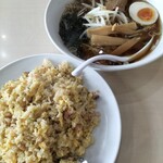 福星 - 料理写真:ラーメンセット（醤油ラーメン＋炒飯）¥935