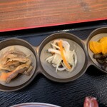 Restaurant Yoshikawa - 小鉢2種と漬物