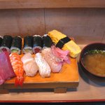 Akasaka Unomaru Zushi - 「ランチ1.5人前」1400円