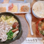 ふゆゆ食堂 - 日替わり定食。豚鍋、ポン酢最高！