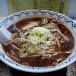 Manpuku - 醤油ラーメンのアップ