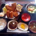 Tonkatsu Tomita - えだ豆入りのカツ、かぼちゃはボリューミー！一口カツや色々盛りだくさんなのは、天狗ではなく真田の方！天狗定食も美味しそうでした！（そちらはかぼちゃではなく海老フライ）