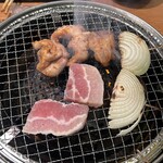 Yakiniku Taro Ichinomiya Ten - サムギョプサルとホルモン、タマネギ