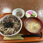 多菜田 - 多菜田牛丼（税込み９００円）