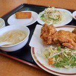 Taiwanese Hachimi Sen - 鶏肉の唐揚げランチ