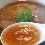 Chuka Soba Denya Hon Ten - 特製中華そばのスープ