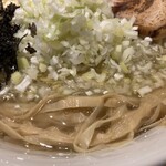 麺屋 れんしん - きざみネギがおいしそう