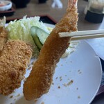 地場魚貝料理　呑海 - エビフライ