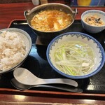 つゆ下 梅の花 - 【2024.2.27(火)】牛たんチゲ風定食800円