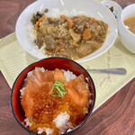 にじます工房 - にじますの親子丼とエゾシカ肉カレーで1600円。