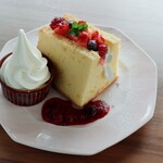 Grill Restaurant MOCHA - ベリーシフォンケーキ