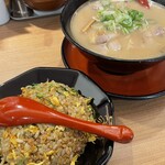 うま屋ラーメン - チャーハンセット