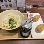 Sanuki Udon Sandaime Tare Han - おろし生醤油うどん ¥580-(税込) ＋ごまいなり ¥140×2 (税込)