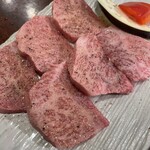 焼肉 かるね屋 - 友三角