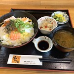 海食処 笑門家 - ◆ 海鮮丼 ¥950-