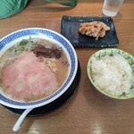 Hakata Ramen 10 - ラーメン・唐揚げ・ライスセット