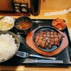 炭火焼き豚丼 豚小家 - 鉄板トンテキ定食です。（2024.2 byジプシーくん）