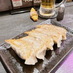 Ikemaru Gyoza - 日替わりメニューの牛ナス餃子
                      これ、美味しかった～