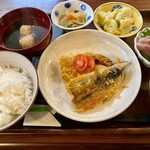 美波 - 魚料理定食(刺身付)＝780円
