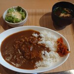 花板食堂 イシカワ - カレーライス(サラダ･味噌汁付)