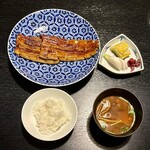 山の茶屋 - 鰻の蒲焼、ご飯、お新香、赤だし