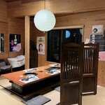 地鶏の里 永楽荘 - 店内は山小屋スタイルの焼肉屋さんです✩.*˚