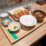 福島屋食堂 - カキフライ単品　1,100円 ＆ 定食セット　500円