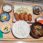 福島屋食堂 - カキフライ単品　1,100円 ＆ 定食セット　500円