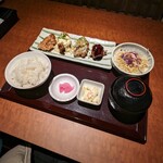 yukari Ayase Ten - 『四種の鶏唐揚げ定食 890円』