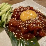 Korean Tonbuza Shinjuku Ten - オススメ馬肉ユッケ