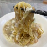 順興閣 - 白い餡の下に麺が