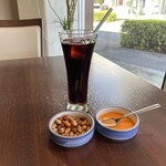 ロボ デ マル オオタニ - ペルー沿岸部の伝統的な飲み物、チチャ・モラダ（Chicha Morada）。甘すぎなくてスッキリ飲みやすいです(๑˃̵ᴗ˂̵)ｵｲｼｲ♪